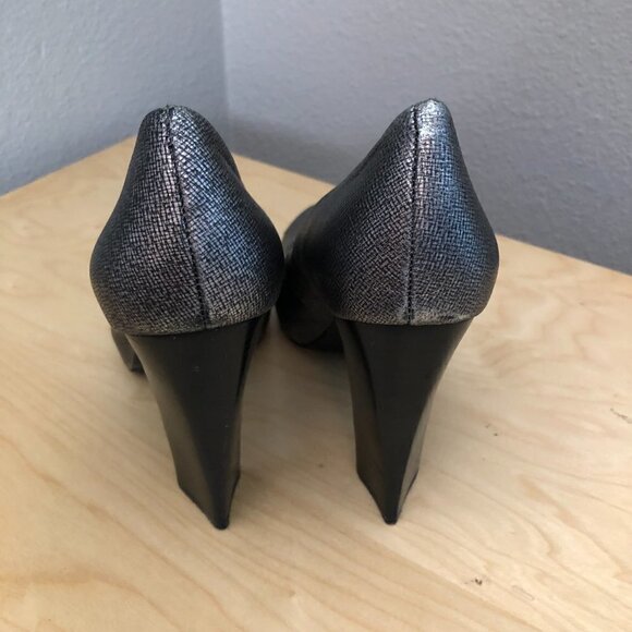 Calvin Klein Elita Pointed Toe Platform Pump - Picture 5 of 12